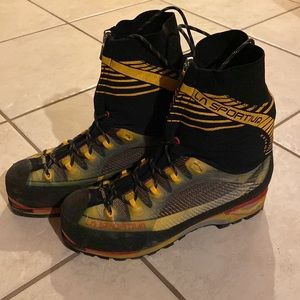 La Sportiva Mountaineering Boots Size 40